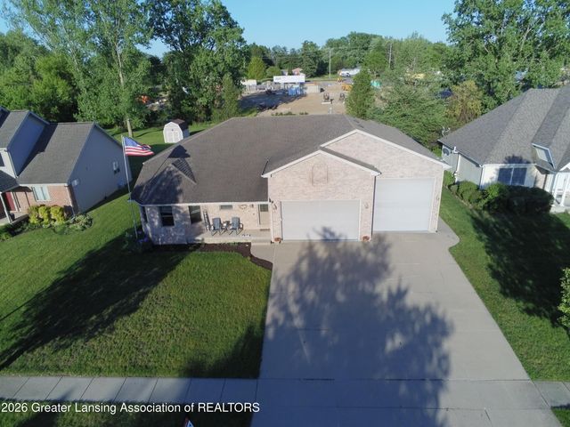 1812 Schoolhouse Road, Lansing, MI 48917