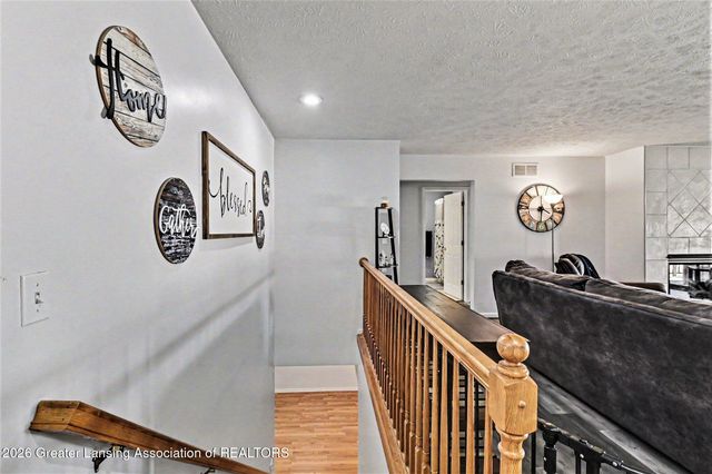 1812 Schoolhouse Road, Lansing, MI 48917