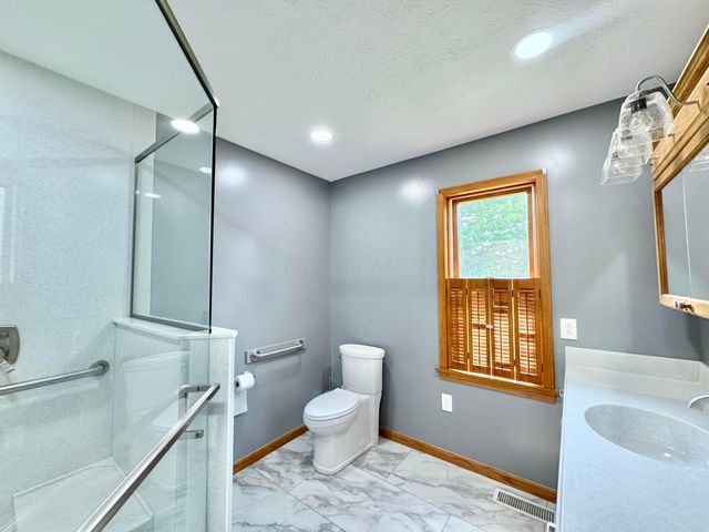 11333 Campbell Road, Mount Vernon, OH 43050