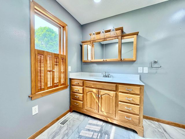 11333 Campbell Road, Mount Vernon, OH 43050