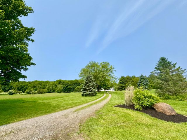 11333 Campbell Road, Mount Vernon, OH 43050
