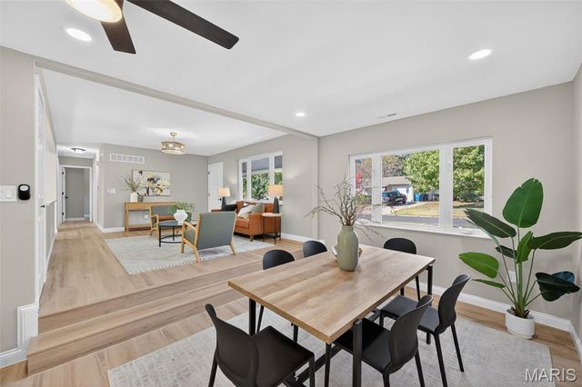 2907 Lyme Street, St Charles, MO 63301