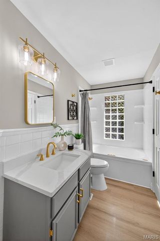 2907 Lyme Street, St Charles, MO 63301