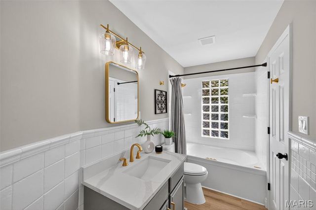 2907 Lyme Street, St Charles, MO 63301