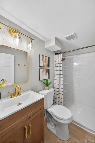 2907 Lyme Street, St Charles, MO 63301