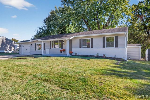 2907 Lyme Street, St Charles, MO 63301