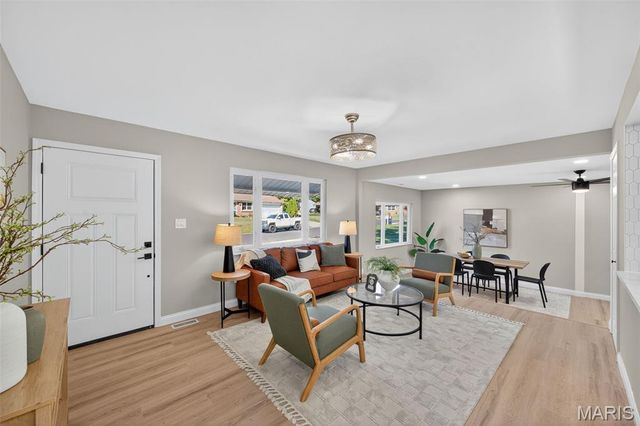 2907 Lyme Street, St Charles, MO 63301