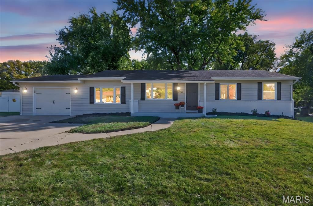 2907 Lyme Street, St Charles, MO 63301