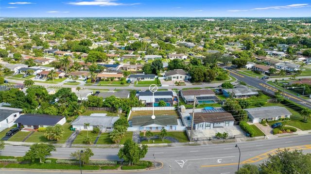 15913 Fairway Heights Blvd, Miami, FL 33157