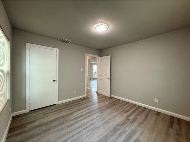 1002 Vernon Dr, Corpus Christi, TX 78407