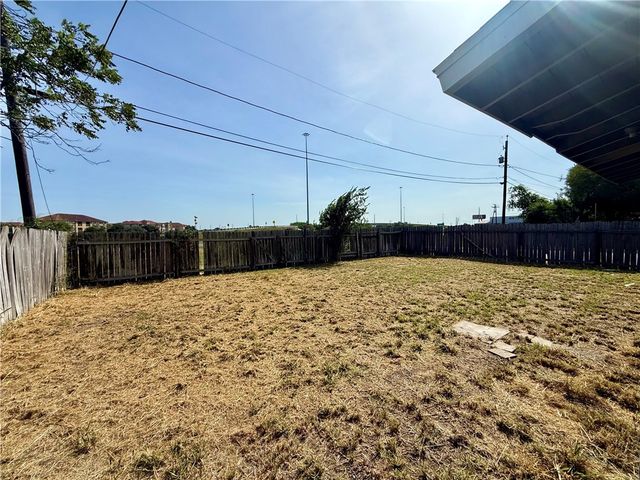1002 Vernon Dr, Corpus Christi, TX 78407