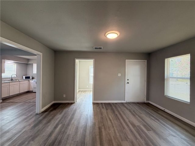 1002 Vernon Dr, Corpus Christi, TX 78407