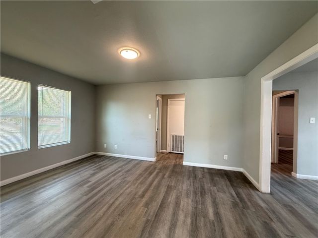 1002 Vernon Dr, Corpus Christi, TX 78407