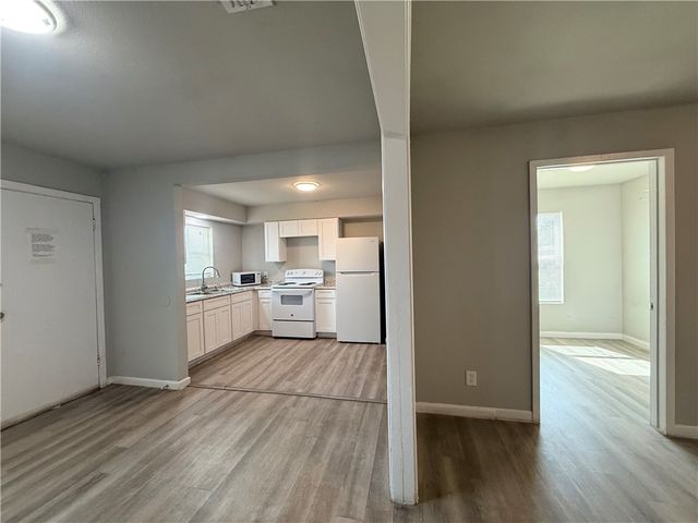 1002 Vernon Dr, Corpus Christi, TX 78407