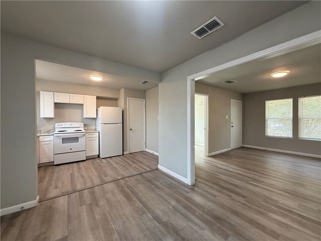 1002 Vernon Dr, Corpus Christi, TX 78407