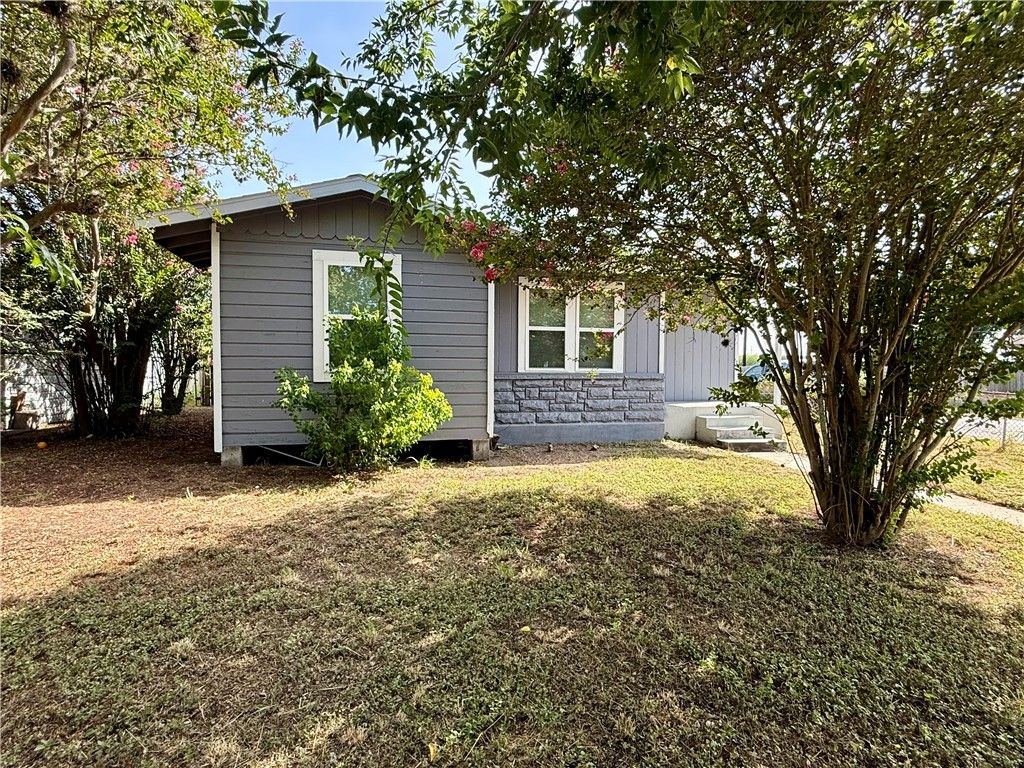 1002 Vernon Dr, Corpus Christi, TX 78407 — photo 3
