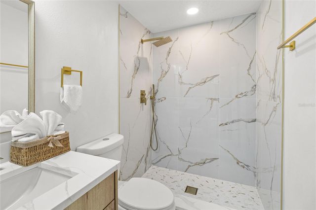2917 W CLIFTON STREET, Tampa, FL 33614