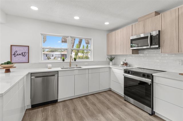2917 W CLIFTON STREET, Tampa, FL 33614