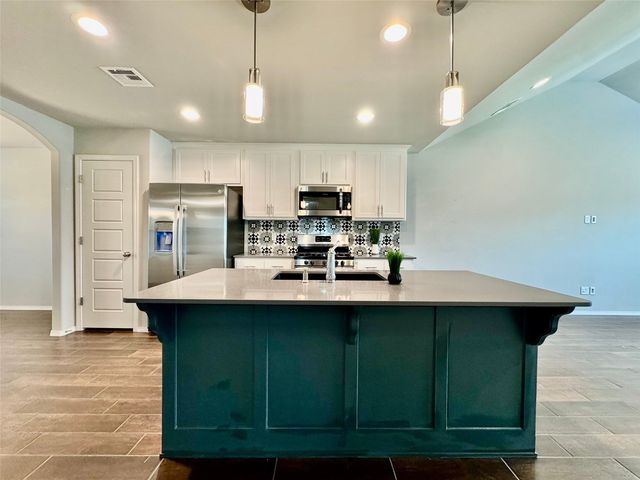 6615 S 18th Place, Broken Arrow, OK 74011