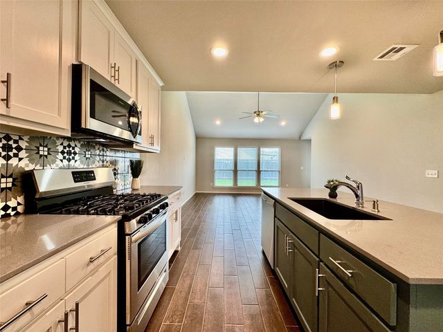 6615 S 18th Place, Broken Arrow, OK 74011
