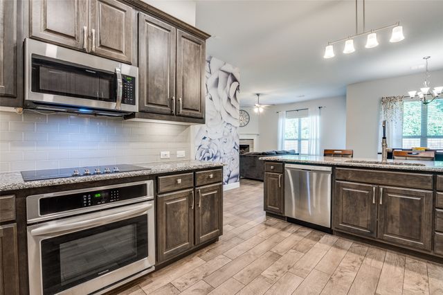 5819 Pamela Way, Grand Prairie, TX 75052
