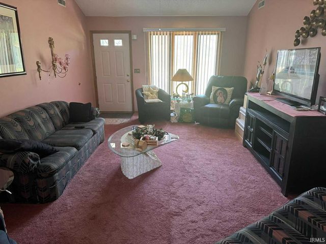 2427 Valley Creek Run, New Haven, IN 46774