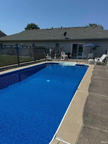 2427 Valley Creek Run, New Haven, IN 46774