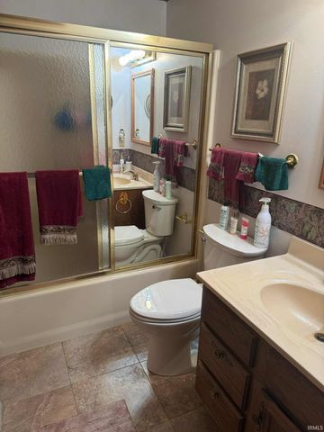 2427 Valley Creek Run, New Haven, IN 46774