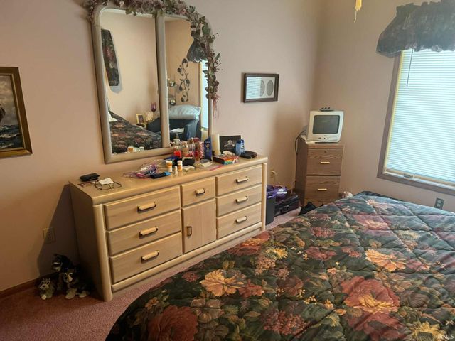 2427 Valley Creek Run, New Haven, IN 46774