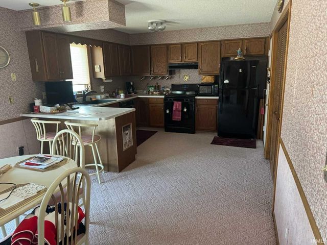 2427 Valley Creek Run, New Haven, IN 46774