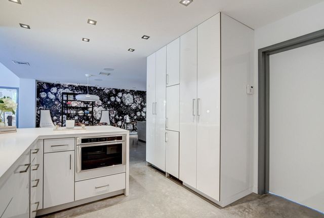 717 NE 1st Court, Delray Beach, FL 33483