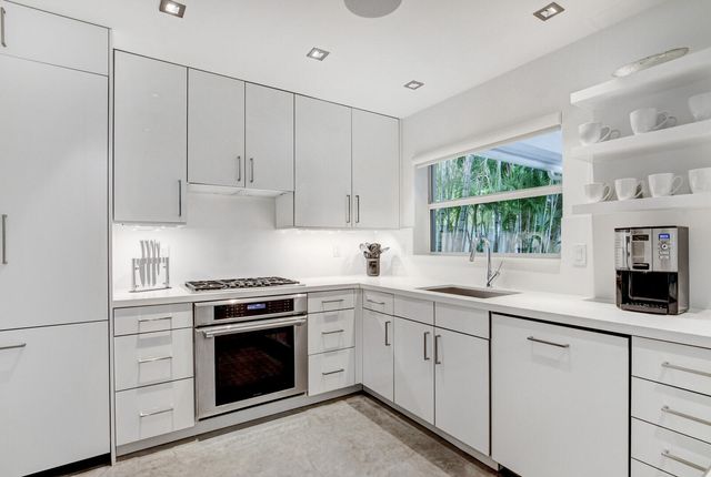 717 NE 1st Court, Delray Beach, FL 33483