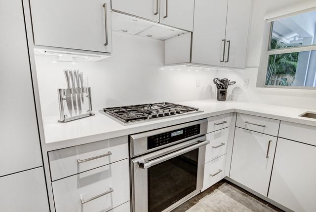 717 NE 1st Court, Delray Beach, FL 33483