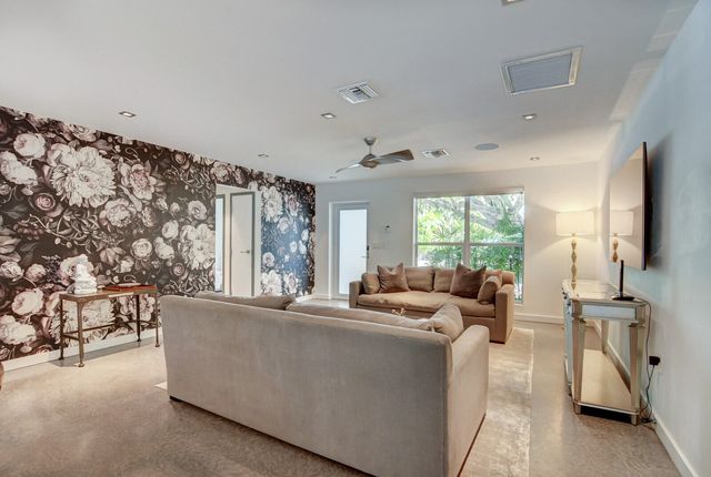 717 NE 1st Court, Delray Beach, FL 33483