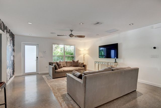 717 NE 1st Court, Delray Beach, FL 33483