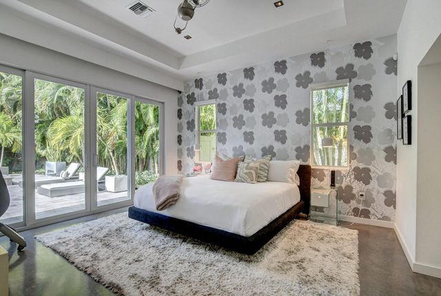 717 NE 1st Court, Delray Beach, FL 33483