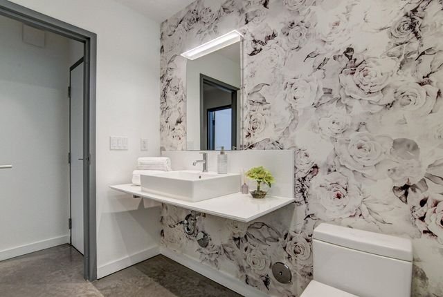 717 NE 1st Court, Delray Beach, FL 33483