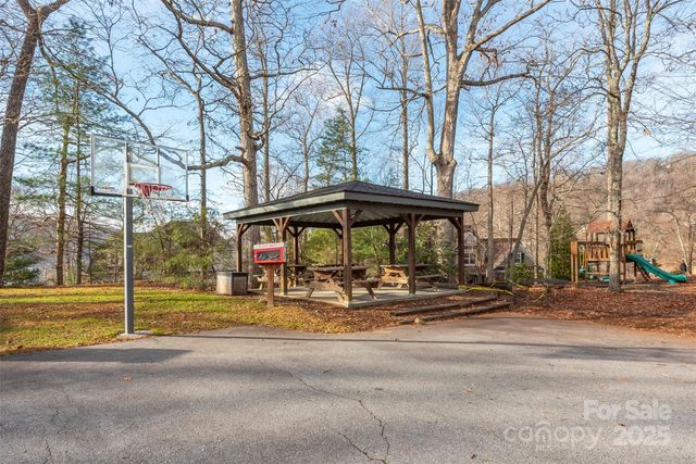 10 Chestnut Ridge Road, Mills River, NC 28759
