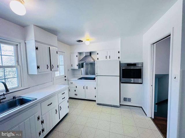 5807 OGDEN CT, Bethesda, MD 20816