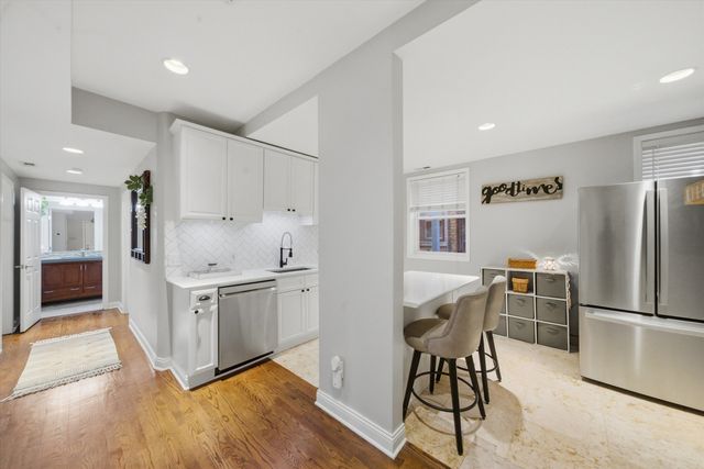 5953 N WINTHROP Avenue 1E, Chicago, IL 60660