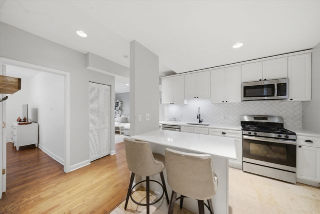 5953 N WINTHROP Avenue 1E, Chicago, IL 60660