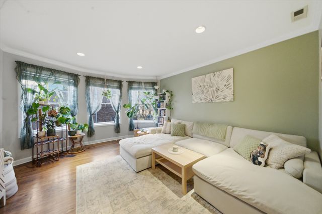 5953 N WINTHROP Avenue 1E, Chicago, IL 60660