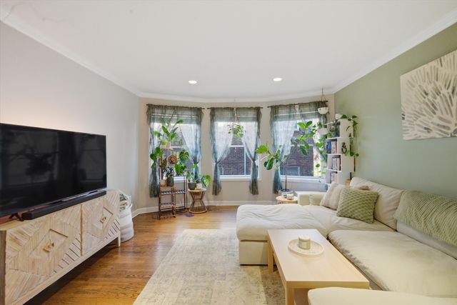 5953 N WINTHROP Avenue 1E, Chicago, IL 60660