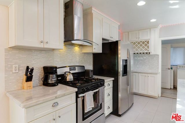 7553 GARDEN GROVE Avenue, Reseda, CA 91335