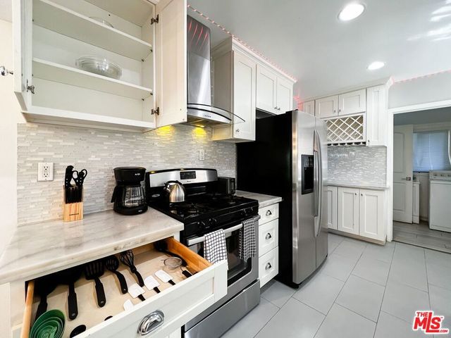 7553 GARDEN GROVE Avenue, Reseda, CA 91335