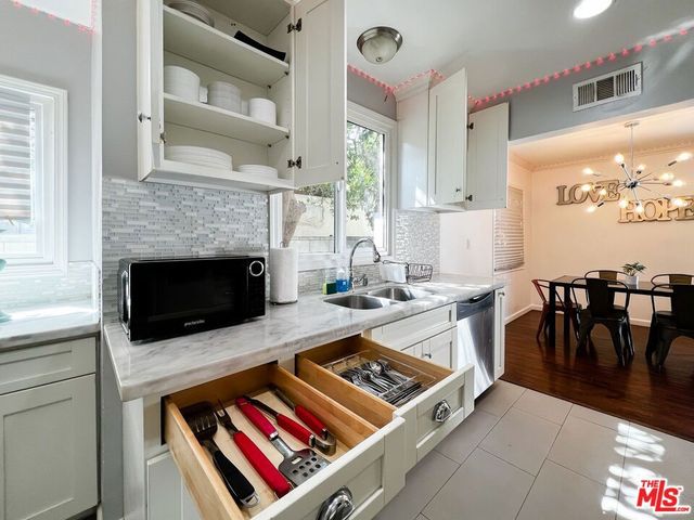 7553 GARDEN GROVE Avenue, Reseda, CA 91335