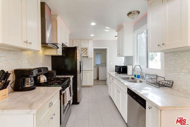 7553 GARDEN GROVE Avenue, Reseda, CA 91335