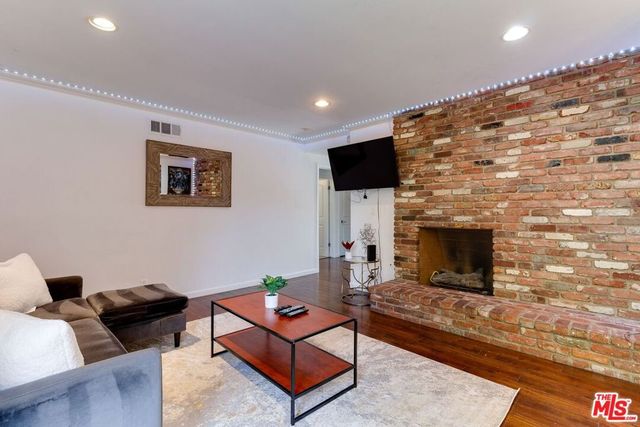 7553 GARDEN GROVE Avenue, Reseda, CA 91335