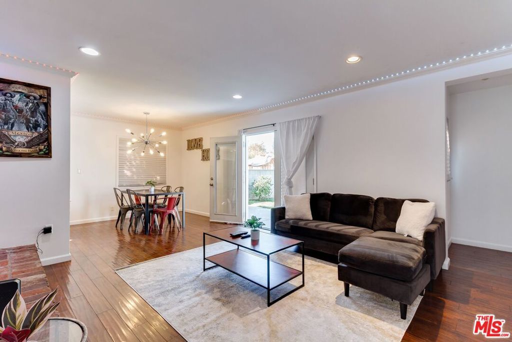 7553 GARDEN GROVE Avenue, Reseda, CA 91335