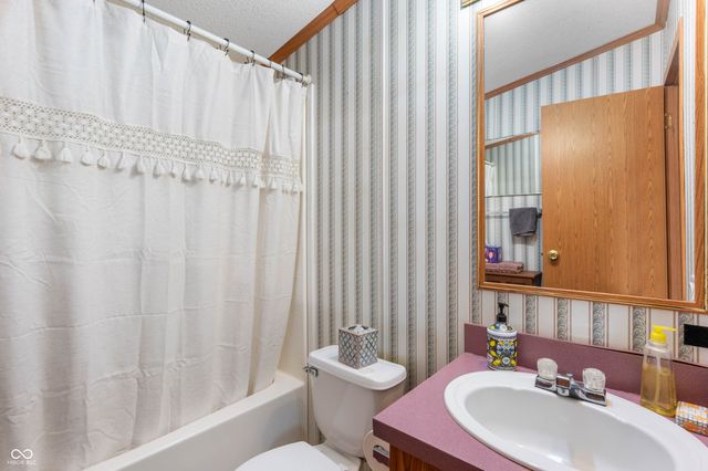 6717 S State Road 109, Knightstown, IN 46148